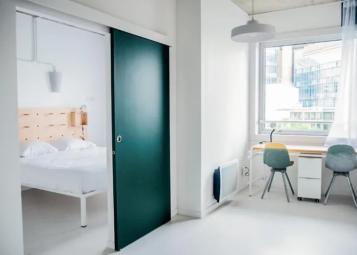 Ecla Paris 3*
