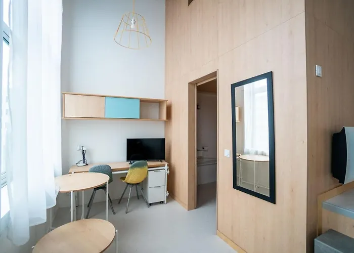 Ecla Paris 3*