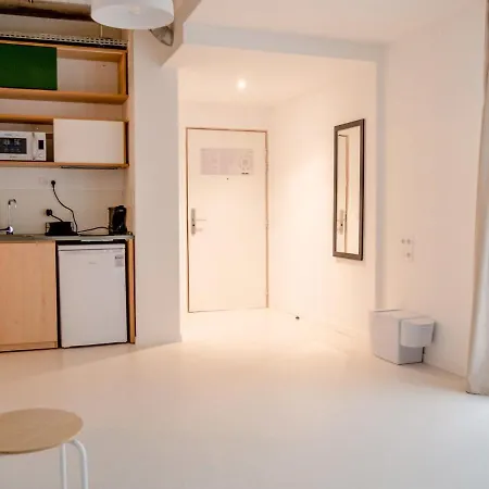 Hotel apartamentowy Ecla Paris 3*